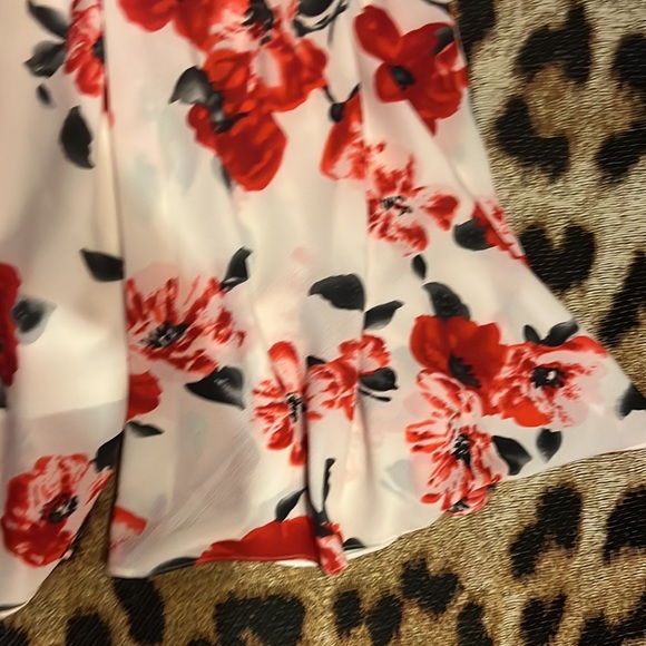 red floral maxi skirt [emily in paris meets carrie bradshaw] - Picture 2 of 7